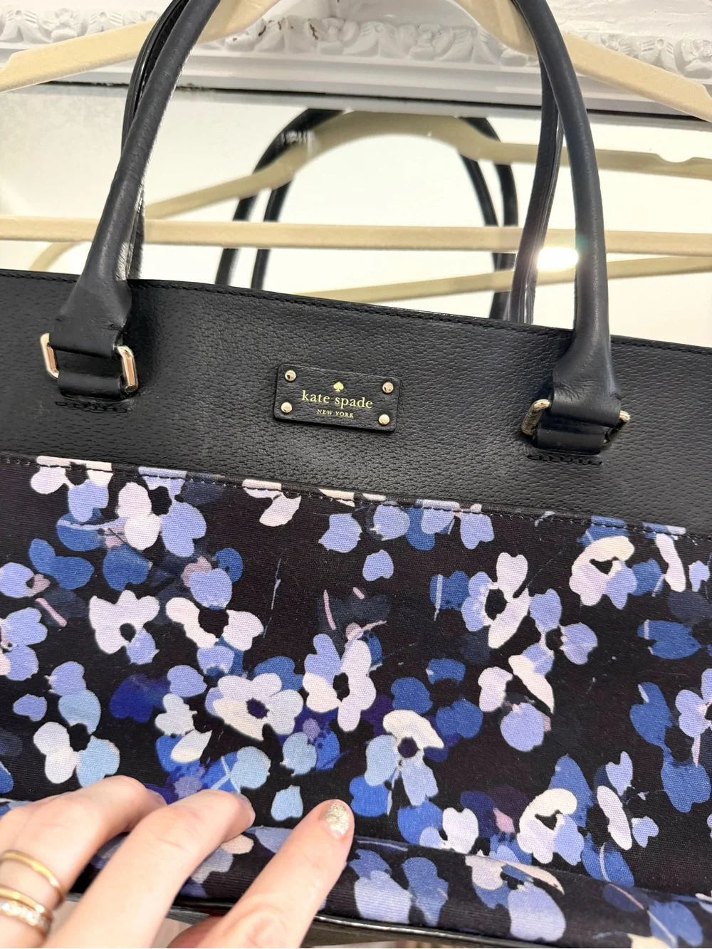 Kate Spade New York Scattered Hydrangeas Grove Street Small Margareta Tote Bag